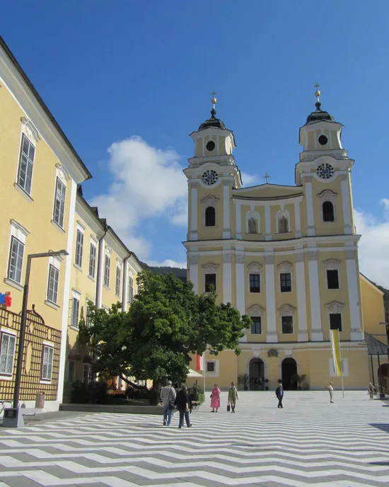 basilika-mondsee.jpg