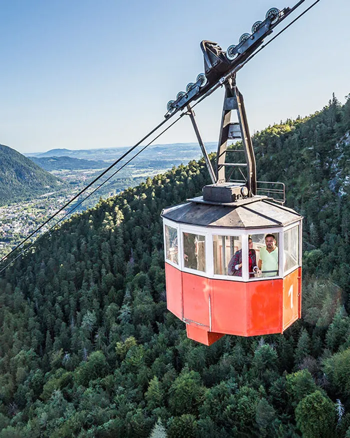 die-predigtstuhlbahn-nostalgiebahn-ueber-bad-reichenhall-1.jpg